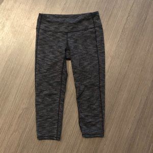 Athleta 3/4ths leggings in heather gray